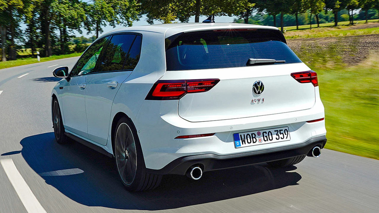 Volkswagen Golf GTI costado
